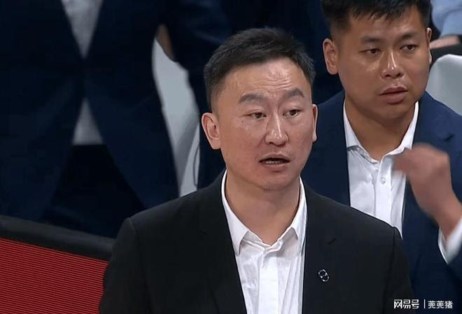 波升级青岛队主帅私生活引关注。AG真人游戏平台刘维伟离婚风(图2)