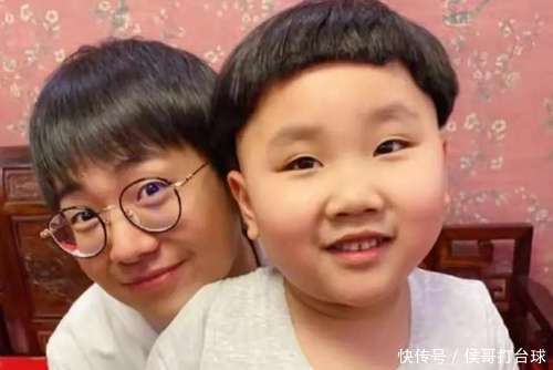 郭汾阳戴耳环随行母子形影不离AG真人网郭德纲石家庄演出(图4)