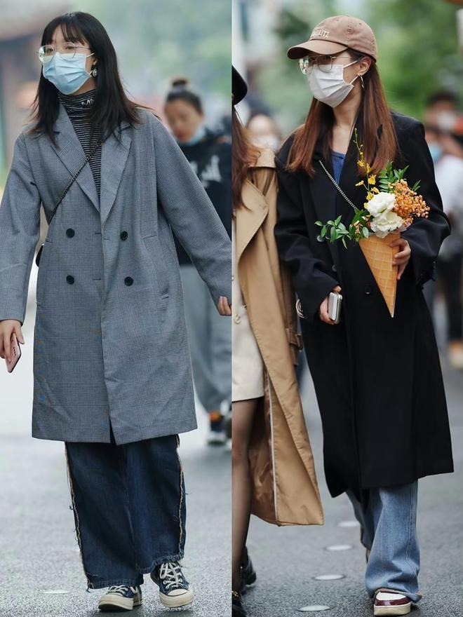 王炸组合这样穿减龄时髦又高级真美AG真人“风衣+阔腿裤”=今秋的(图1) 王炸组合这样穿减龄时髦又高级真美AG真人“风衣+阔腿裤”=今秋的(图1)