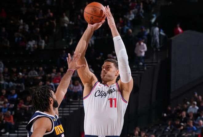 抢眼快船第二阵容的竞争力有了明显的提升AG真人国际网站内线新援连续两场表现(图1)