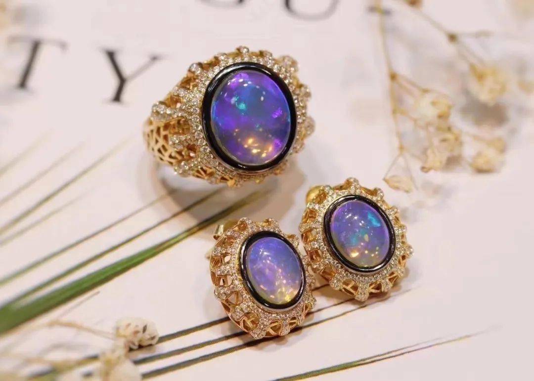 用珠宝饰品点亮你的度假时光？AG真人娱乐暑期出行季如何(图3)