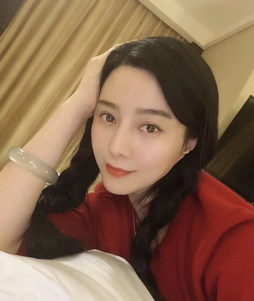 用珠宝饰品点亮你的度假时光？AG真人娱乐暑期出行季如何(图7)