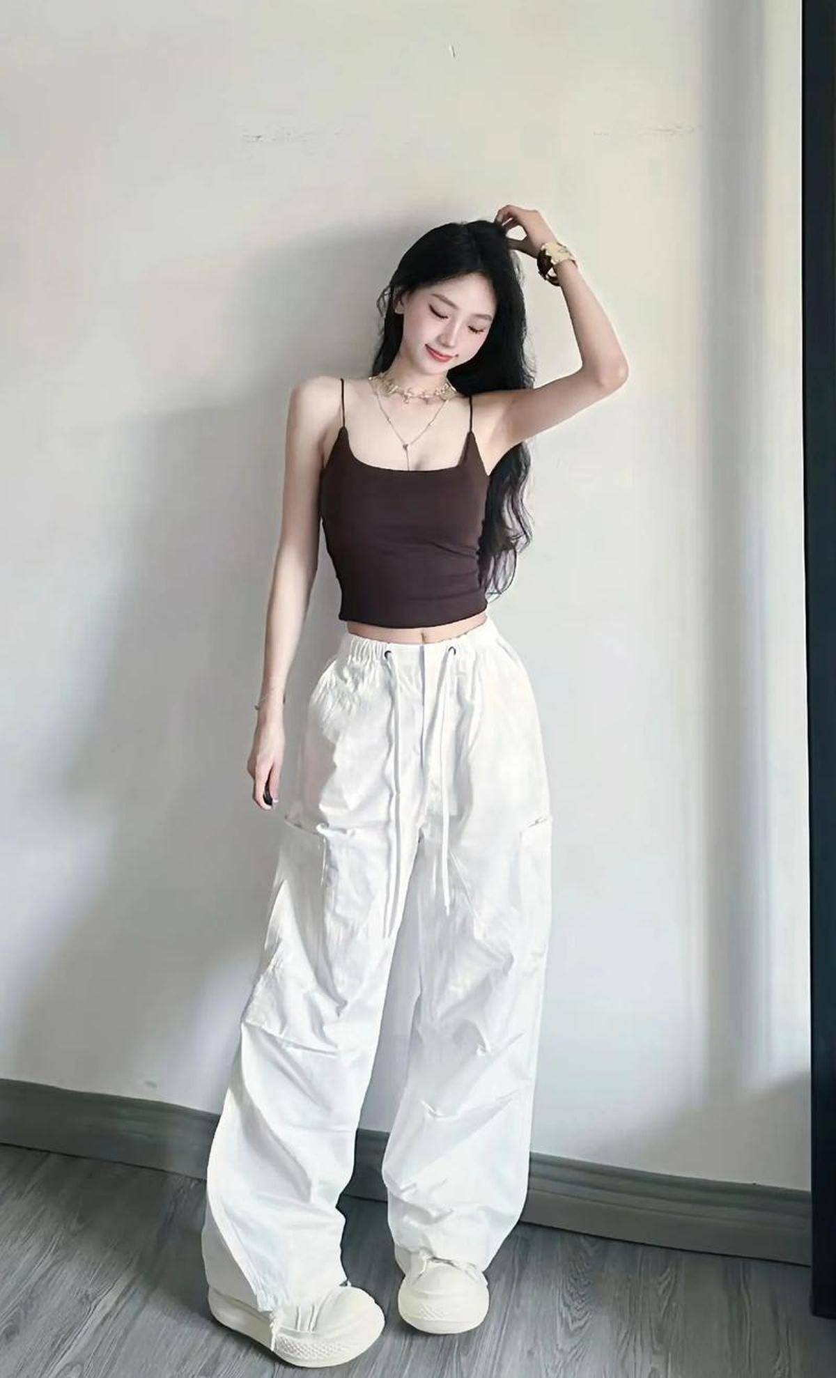 花板个性鲜明吸睛又时髦AG真人登录辣妹穿